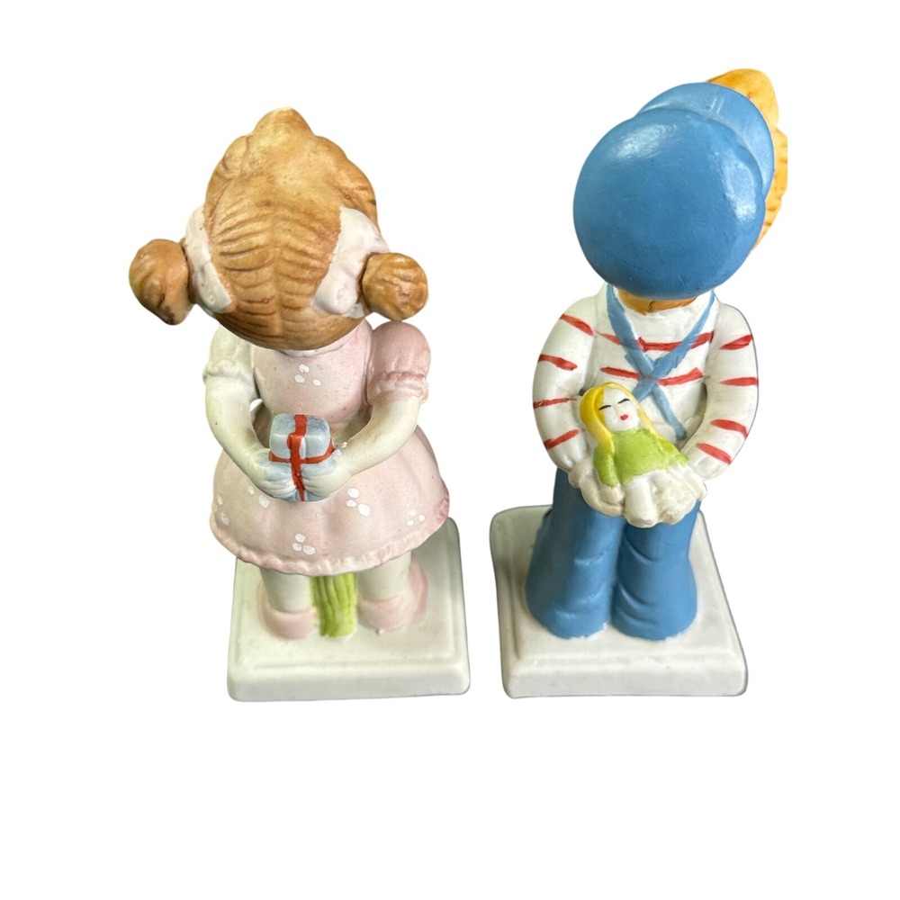 Vintage Ceramic Boy and Girl Figurines Kissing Couple‎ Mid-Century Kitsch Decor - Picture 5 of 13